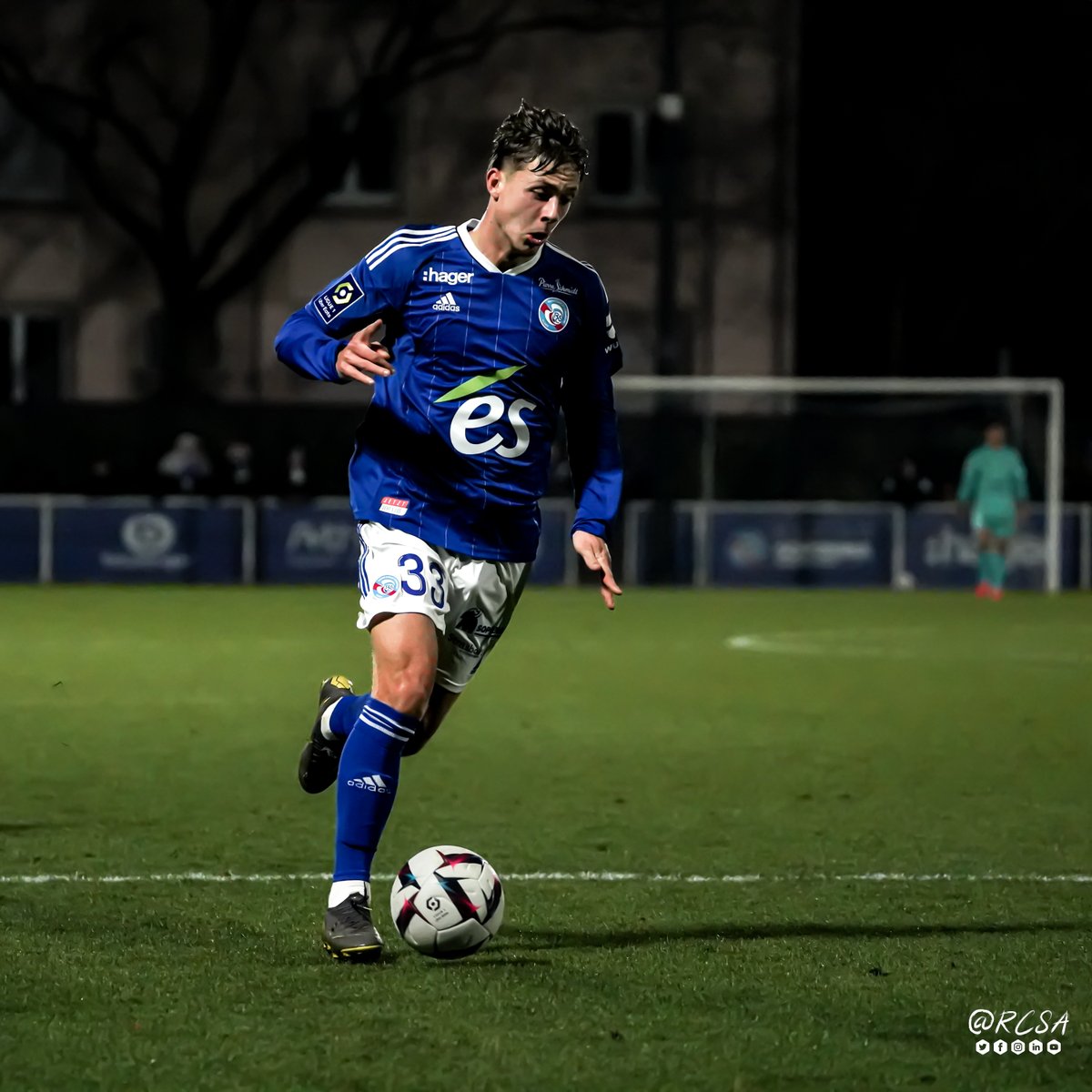 RCSA's tweet photo. 🍼 #RCSAKSC (1-1) I 𝐋𝐞𝐬 𝐣𝐞𝐮𝐧𝐞𝐬 𝐩𝐨𝐮𝐬𝐬𝐞𝐬 𝐝𝐞 𝐥'𝐀𝐜𝐚𝐝𝐞́𝐦𝐢𝐞
🔛 Plusieurs jeunes joueurs de la #RacingMutestAcadémie ont pris part aux dernières 45 minutes de la rencontre face au @KarlsruherSC 👀 https://t.co/pmw2GkwWMZ