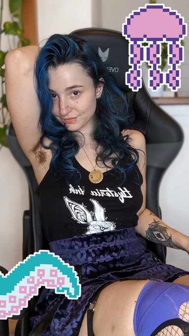 Tu viens jouer avec moi ? 💙🤭  Are you coming to play with me? 💙🤭 https://t.co/iNLaLwnkxZ