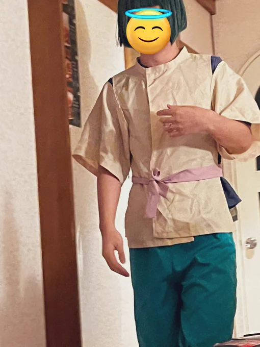 私が昔コスプレイヤーしてた時に着てたハク様の衣装、捨てるのもったいないから旦那に着せたんだけどヤバすぎてわろてる 