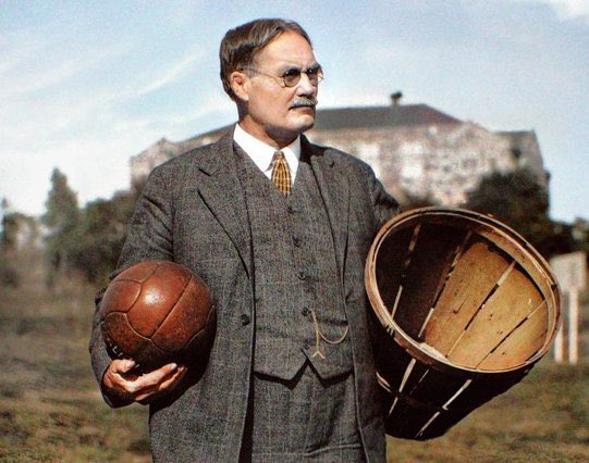 FansOfKU's tweet photo. 131 years ago yesterday, a JAYHAWK (James Naismith) invented the game of basketball https://t.co/MoV9V3YQRa