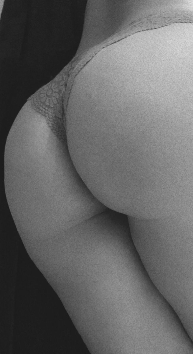 princessbear420's tweet photo. morning booty pics 😈😈🥵🥵🥵🥰🥰 #buyingcontent 
#sellingcheapcontent 
#SellingContent 
#bootyobsession 
#bootyshort 
#buttselfie 
#paypiggyneeded 
#paypiggieswanted 
#feet 
#feetfethish 
#feetpicsforsales 
#hornymom
#mommyfixation 
#nsfwtwt 
#nsfwtw 
#dommymommy https://t.co/ZeOxrcr70M