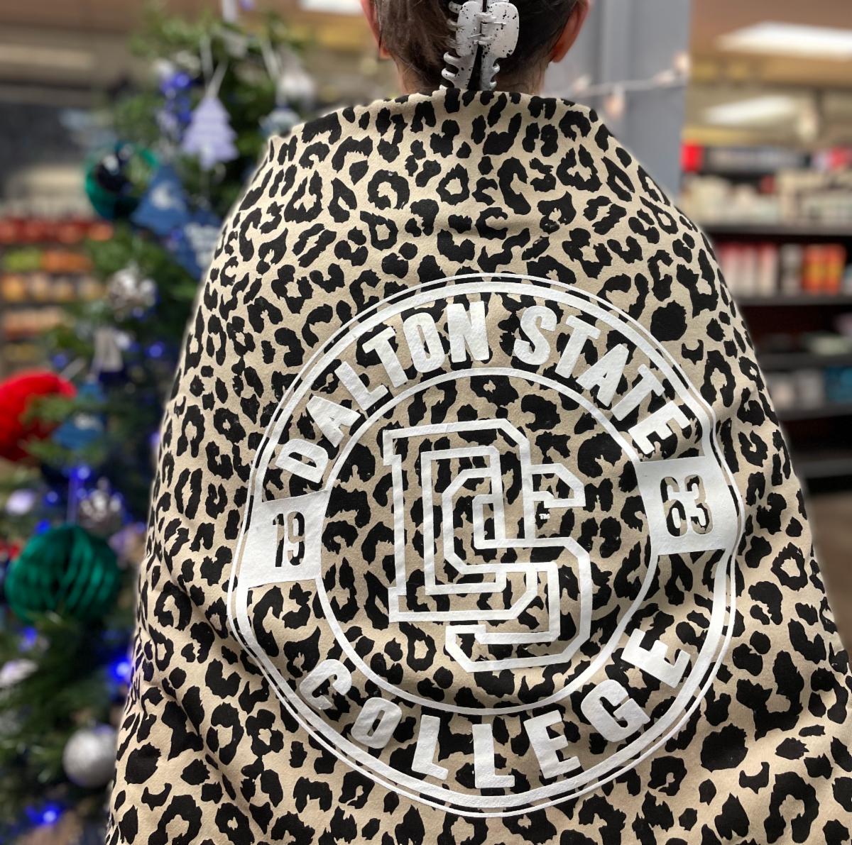 DSbookstore's tweet photo. Keepin' it cozy for the holidays ❄️

Shop online at https://t.co/Y8j7WffcQ9 for all your holiday gift needs! https://t.co/5im0tmfn3v