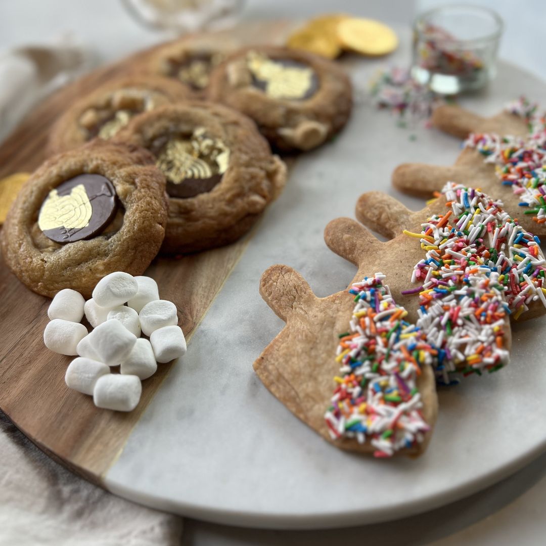 TOBENFBD's tweet photo. Delicious Hanukkah Cookies!
.
https://t.co/UMtVh5gu6c
.
#happyhanukkah #hanukkah #hanukkahcookies #tobenfoodbydesign https://t.co/J01KPNqcis