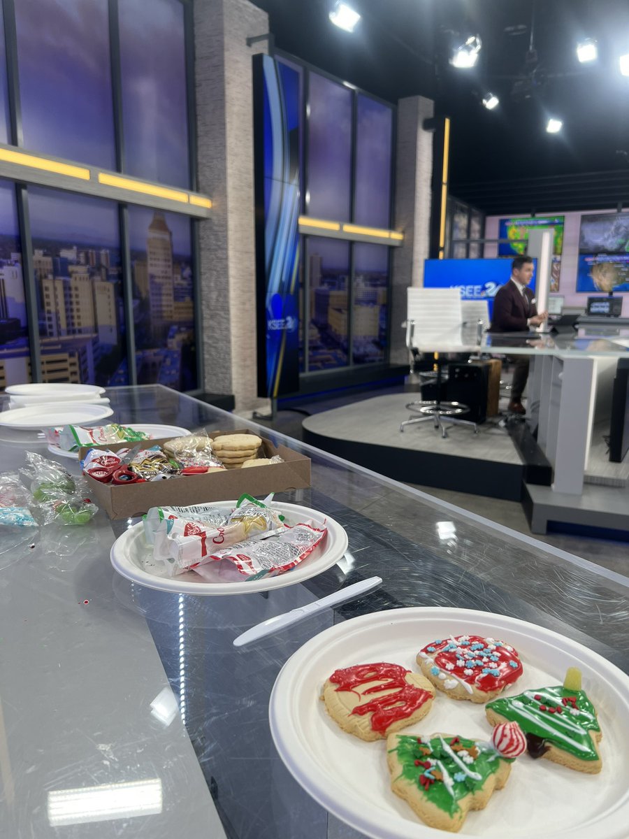 KatPhillipsTV's tweet photo. We’re decorating Christmas cookies this morning on @KSEE24! @BrodyLogan has the cookies on the bottom of the plate, mine are up top. Which ones are better so far? https://t.co/QRGzDl3u11