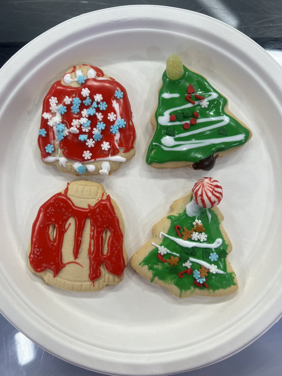 KatPhillipsTV's tweet photo. We’re decorating Christmas cookies this morning on @KSEE24! @BrodyLogan has the cookies on the bottom of the plate, mine are up top. Which ones are better so far? https://t.co/QRGzDl3u11