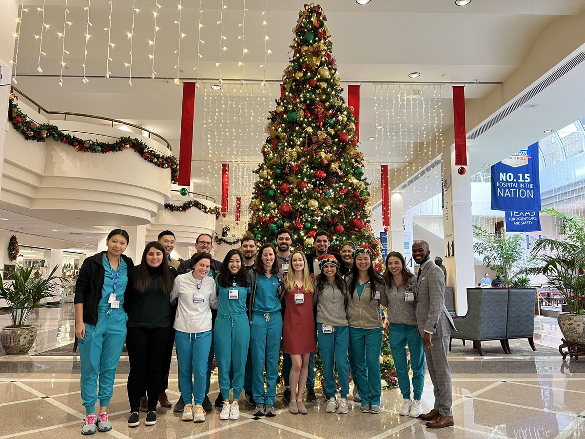 hmpharmprograms's tweet photo. Happy Holidays from the HM pharmacy residents! 🎄🌟 https://t.co/qysksnIZJV