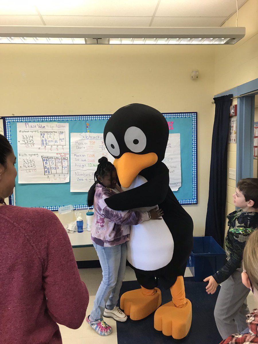 HMLS_Salem's tweet photo. Big thank you to Jiji for visiting us yesterday! The kids were so excited and happy. This definitely made their day! #HMLS #Huskies https://t.co/OxLAZO4vau