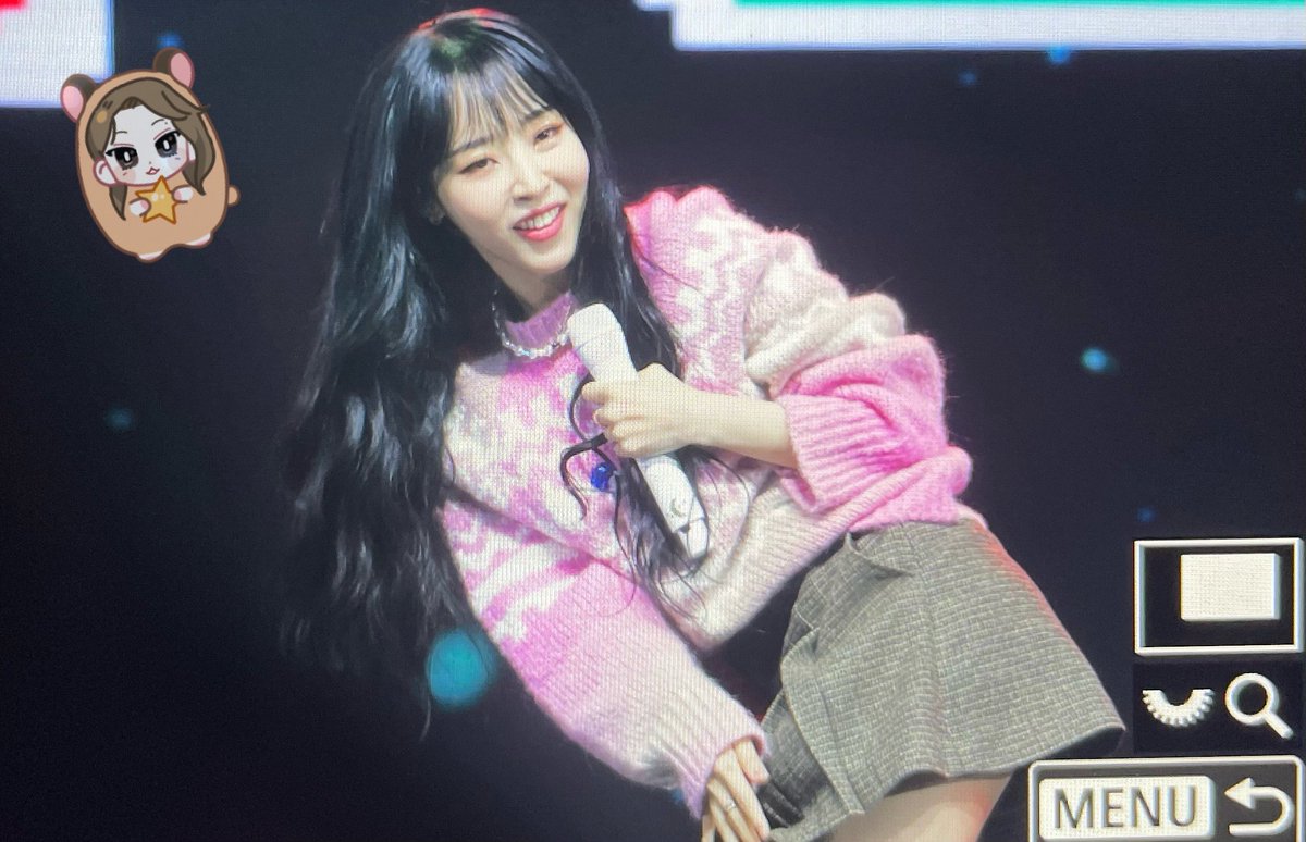 HAMSTAR_1222's tweet photo. 221222 Happy B-day Present🎁 프리뷰

#마마무 #문별 #MAMAMOO #MOONBYUL https://t.co/o0Ap6CJE53