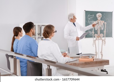 A nuestros profesores, que nos transmiten sus enseñanzas, sabidurías y experiencias, MUCHAS FELICIDADES EN SU DIA 
#LaHabanaEsSalud 
#CubaPorLaVida 
#CubaPorLaPaz