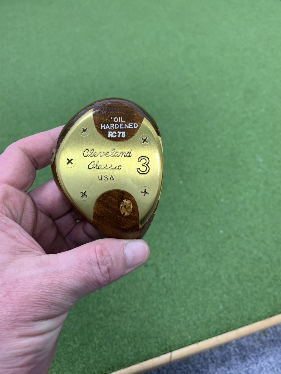 RetroAndRareGlf's tweet photo. Happy Christmas to all our fellow persimmon pervs. We have several of these beautiful Cleveland Classics which will be built and available on our website next year. Brand spanking new. https://t.co/hGOM44KANK