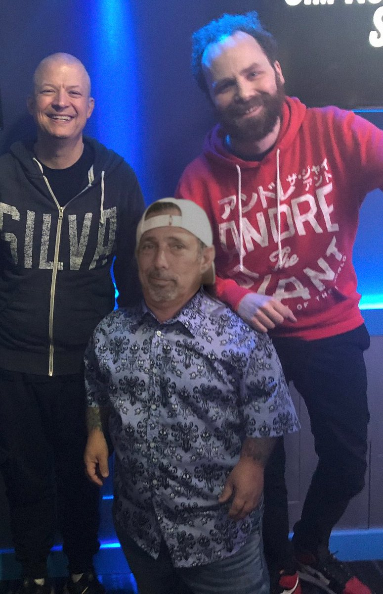 Plontus_'s tweet photo. Vos with his 2 best friends Jim and Sam! https://t.co/fT2SUDAbBQ