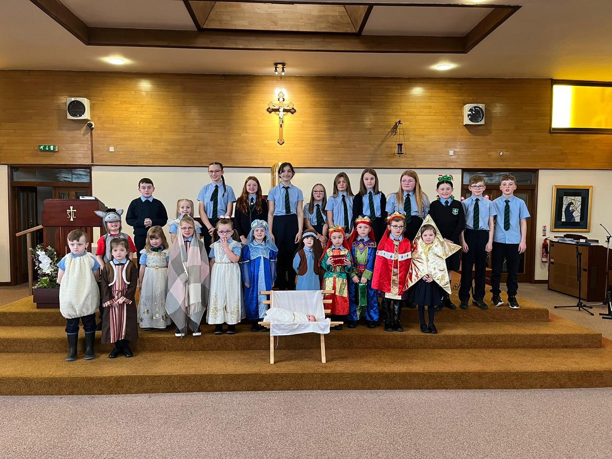 stlucysabronhil's tweet photo. Today we celebrated the Christmas Story with our school and parish family. Thank you to all who participated, you were amazing ⭐️ Wishing all our families and friends a happy and holy Christmas and all best wishes for 2023 @sheartcnauld @rercag @ArchdiocGlasgow @sces https://t.co/ON6z9mVjHV