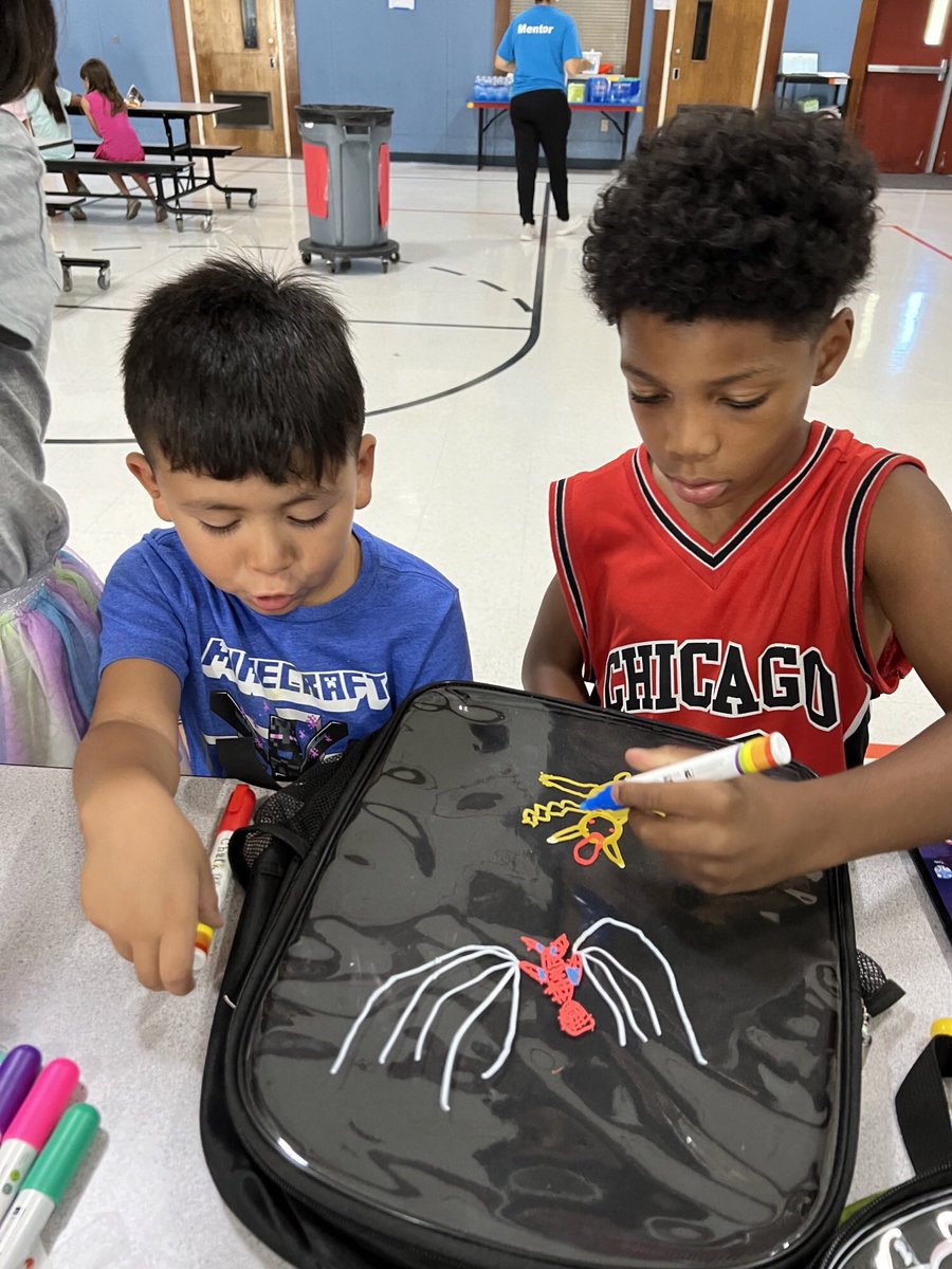 JosephK65158767's tweet image. Our goal is to create outstanding students, great leaders and a happier society by bringing social emotional development to the forefront of children&apos;s lives through artistic expression.💕💕  #BubbleFox #illo_adventDay18 #CRAZYVERSE 
Original: Jennife23832638