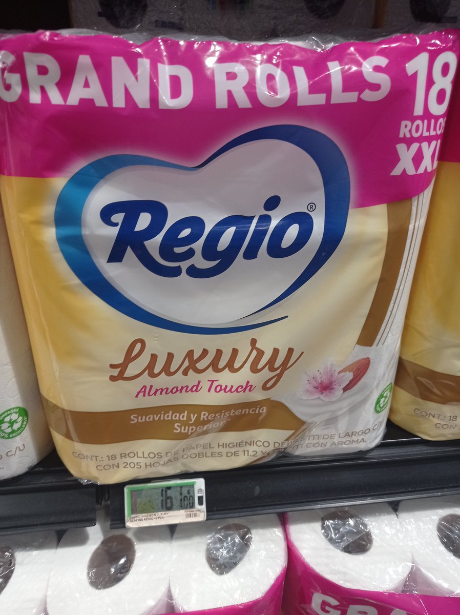 RUBISAIR's tweet image. ¿Cómo ven a los de @LACOMEROFICIAL? Le ponen un precio más alto a un producto que claramente en su empaque dice que trae más rollos GRATIS, ¡@Profeco aguas aquí!