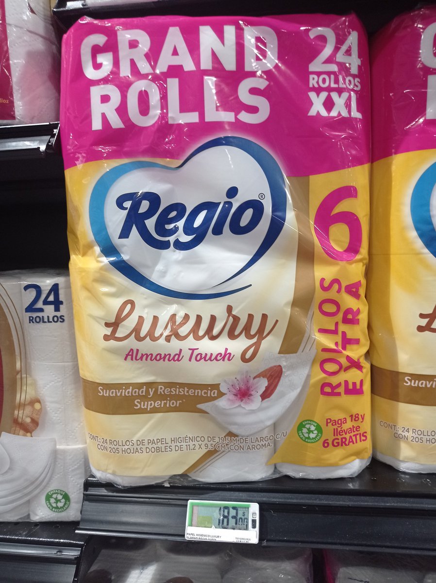 RUBISAIR's tweet image. ¿Cómo ven a los de @LACOMEROFICIAL? Le ponen un precio más alto a un producto que claramente en su empaque dice que trae más rollos GRATIS, ¡@Profeco aguas aquí!