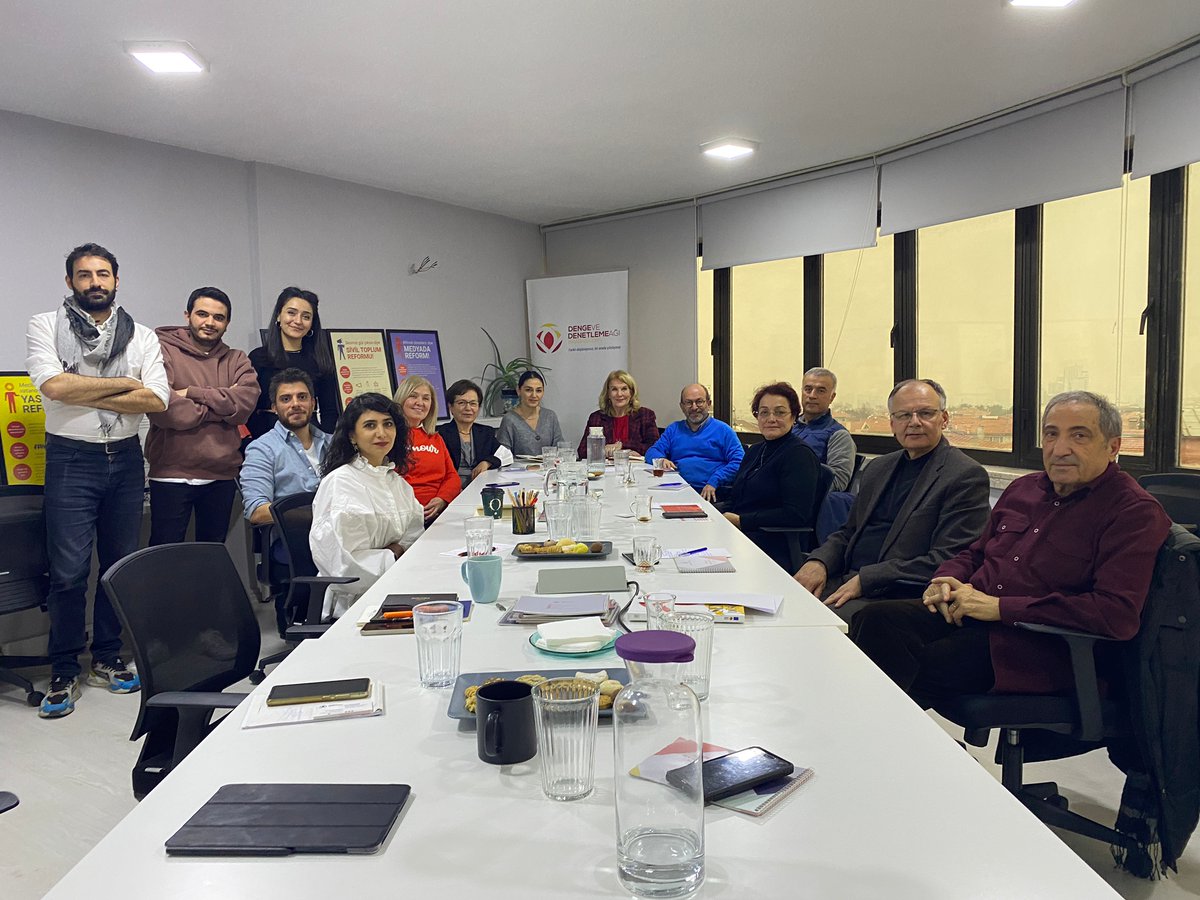 DengeDenetleme's tweet photo. Çankaya Kent Konseyi Yürütme Kurulu Üyeleri ofisimizi ziyaret etti. Yerel yönetime etkin katılım ve ortak bir dilin önemine dair verimli bir toplantı gerçekleştirdik. Hoş sohbet ve katkıları için kendilerine teşekkür ederiz. @cankayakonseyi https://t.co/IsJef15UHV