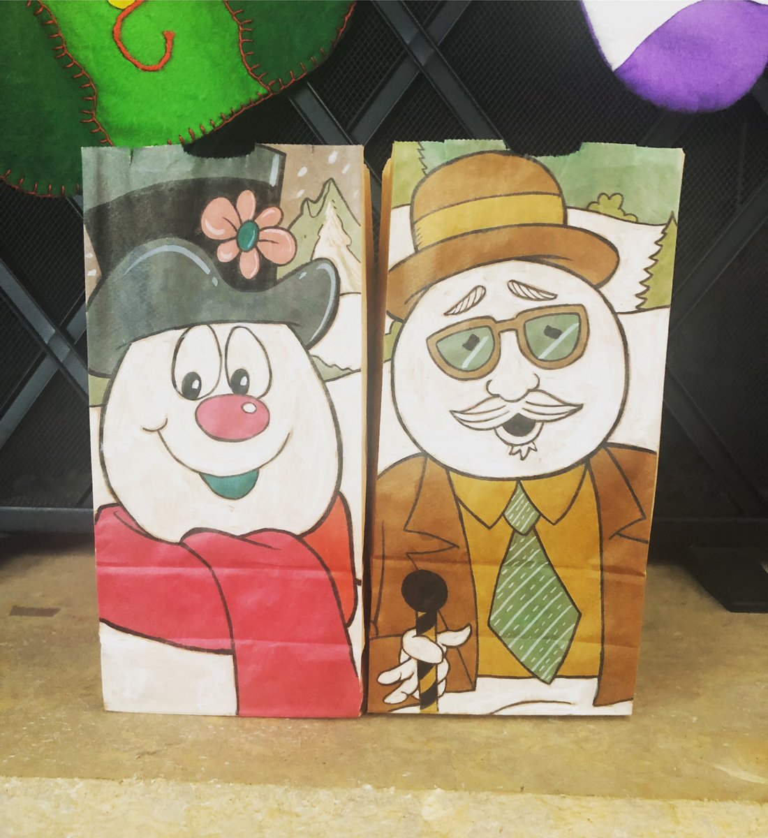 PbutterJustice's tweet photo. Last lunch bags of 2022 were appropriately snow men. Frosty and Leon (Elf). Hope everyone in the Midwest is doing ok in these blizzard conditions and you all have a great holiday. We’ll be back shortly after the new year! https://t.co/1zgvzRRf9x