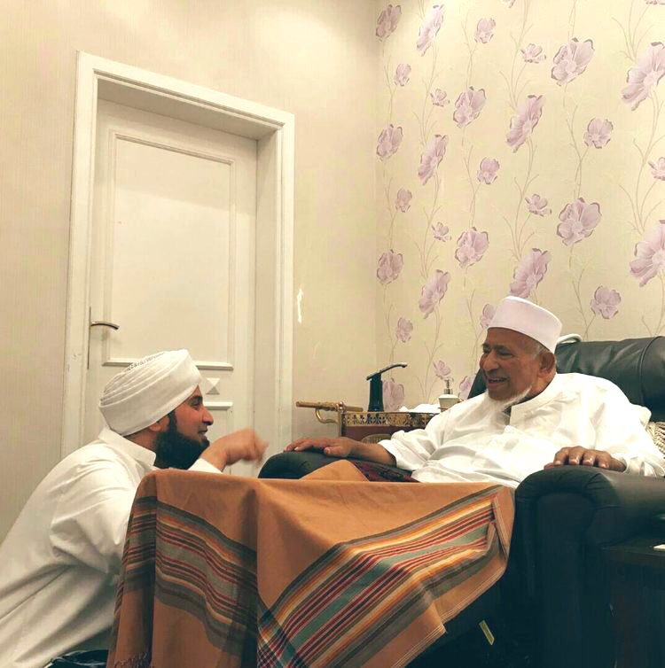 sayid__machmoed's tweet photo. Barang siapa membaca asma "Ya Hafidz" 117x ketika hujan, maka ia akan di beri keamanan dari petir, banjir bandang, dan marabahaya lainnya

Sulthanul 'Ilmi 
Habib Salim Bin Abdullah Asy-syathiri https://t.co/JZkYlDCK5F