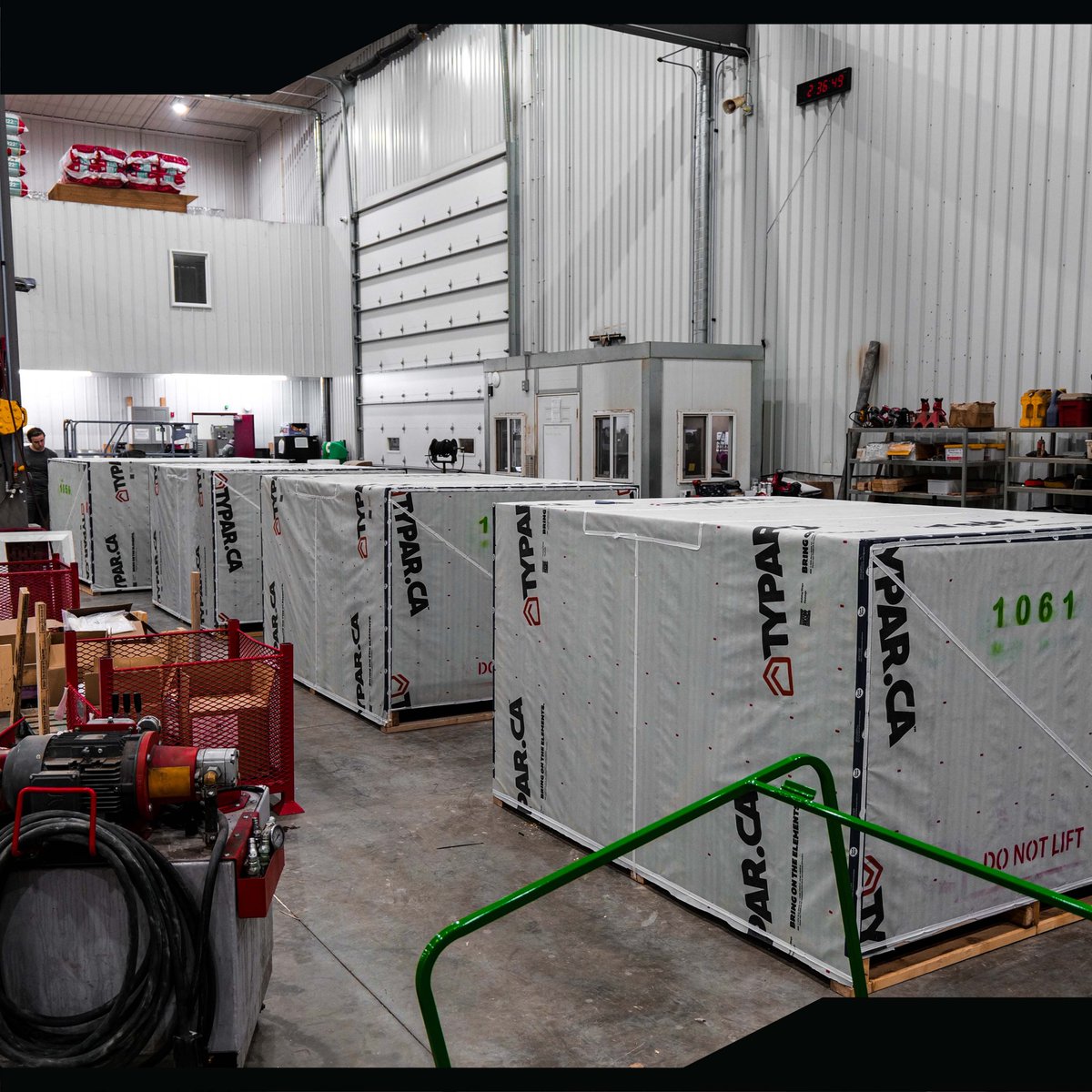 SweepAllTurf's tweet photo. The more we make, the more we ship! Our guys are hard at work crating up all these sweepers and aerators!
.
.
#landscape #farmer #lawn #turf #lawncare #healthylawn #turfequipment #yard #yardwork #garden #gardening #gardener #sweeper #aeration #aerator #hopper #niceyard #grass https://t.co/ntetpBkyqx