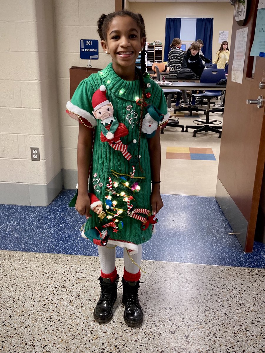 Mrs_Brindle's tweet photo. We will have some fabulously festive sweaters today! ⁦@PennDelco⁩ https://t.co/9YHmFBAG93