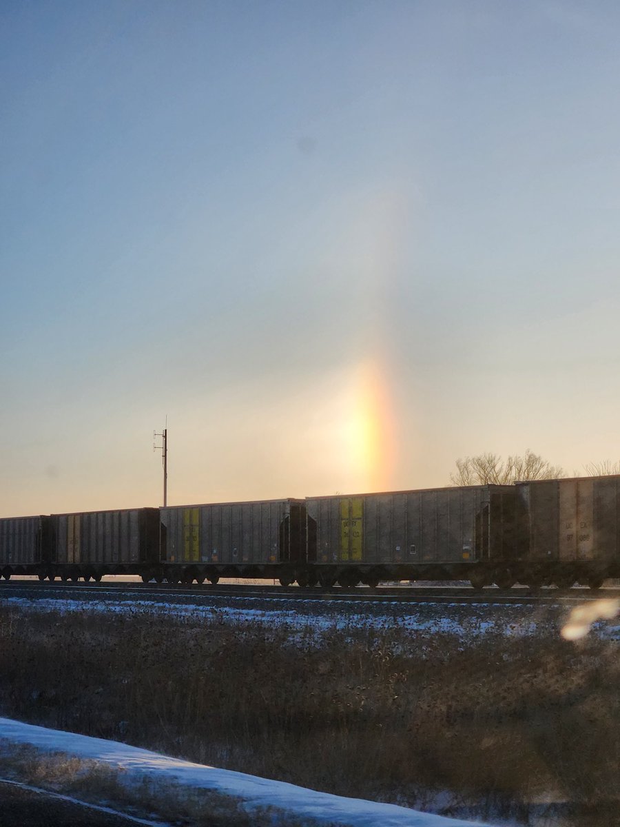 elbellmccall's tweet photo. Nebraska weather is so weird. I don't think I've ever seen a rainbow when it's -15°. And of course, I'm playing @Jayecane in the background. 🌈 ❄️ https://t.co/aj9Kjc61RL