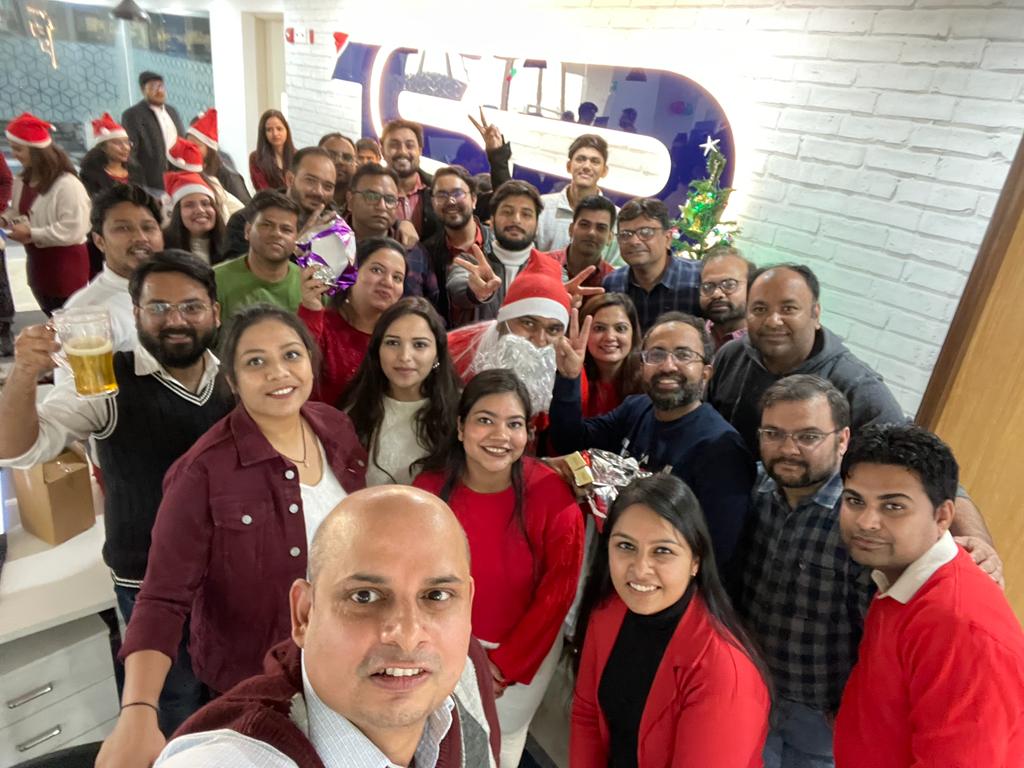 TheSiliconPartn's tweet photo. 2022 was yet another year of growth and milestones for TSP. This holiday season, we'd like to thank and appreciate our employees, partners and clients who have shown utmost dedication and trust in us and have helped us succeed
We wish you and your family a joyful holidays season. https://t.co/IfFyq71r9n