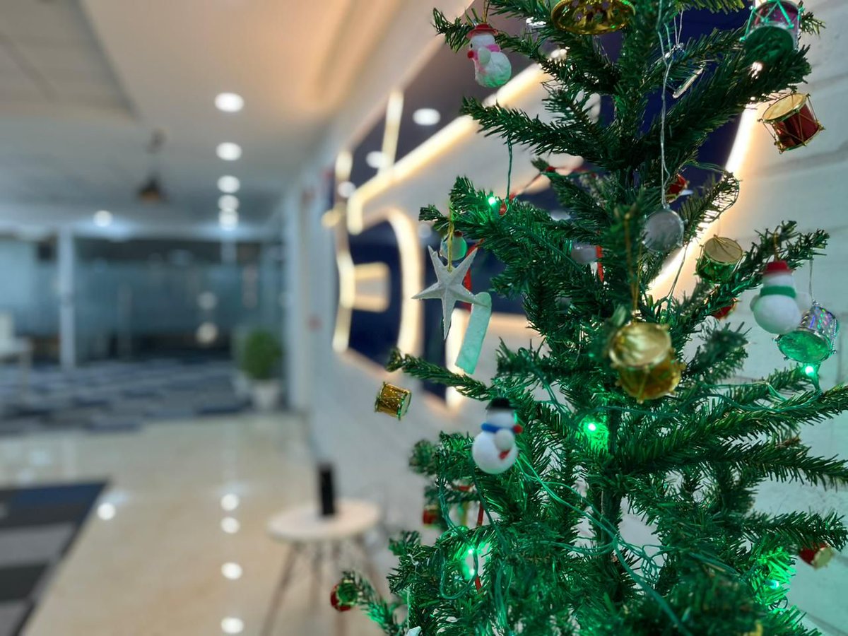 TheSiliconPartn's tweet photo. 2022 was yet another year of growth and milestones for TSP. This holiday season, we'd like to thank and appreciate our employees, partners and clients who have shown utmost dedication and trust in us and have helped us succeed
We wish you and your family a joyful holidays season. https://t.co/IfFyq71r9n