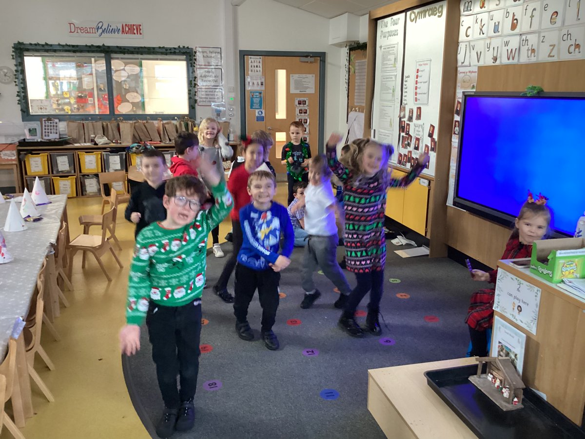 HafodyWern's tweet photo. Wow! Class 4 have had the best Christmas Party Day. We even had a special visit arrive to bring us a present! We are feeling very festive now. #FoundationPhase #AmbitiousCapableLearners #EthicalCitizens #HealthyIndividuals #CreativeEnterprising https://t.co/zXHg3dbC4n