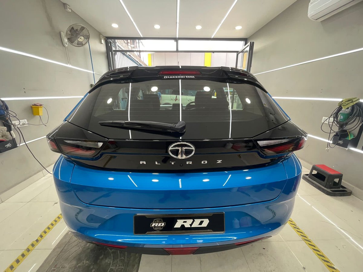 IndiaGliptone's tweet photo. New #TataAltroz protected with #Gliptone’s #GTQuartz 💙 - Approved by #TATAMotors!
Give your ride a new layer of protection and gloss with GLIPTONE’S #GTQuartz - The Choice is Crystal Clear!

Why wait?  
Visit https://t.co/STqGUq2FDU or call +91 7838960232 for more info! https://t.co/fhwOeUn53D
