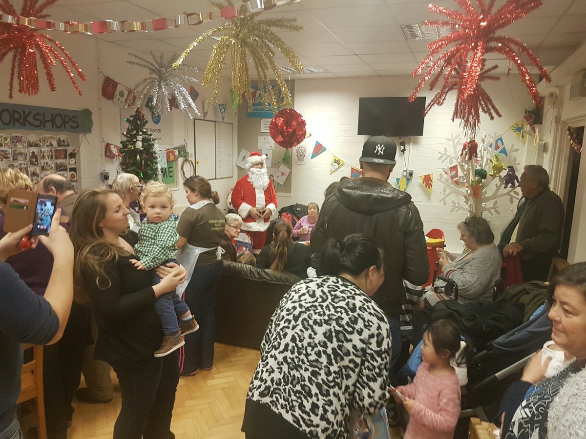 Hoping you all had a fantastic #Christmas and are eagerly looking forward to the #NewYear! 🥳🎉

Here are some of our festive photos to give you an idea of the fun that can be had at our seasonal #StreetAssociation events!

Find out more: as-one.uk/streetassociat… 

#BizHour