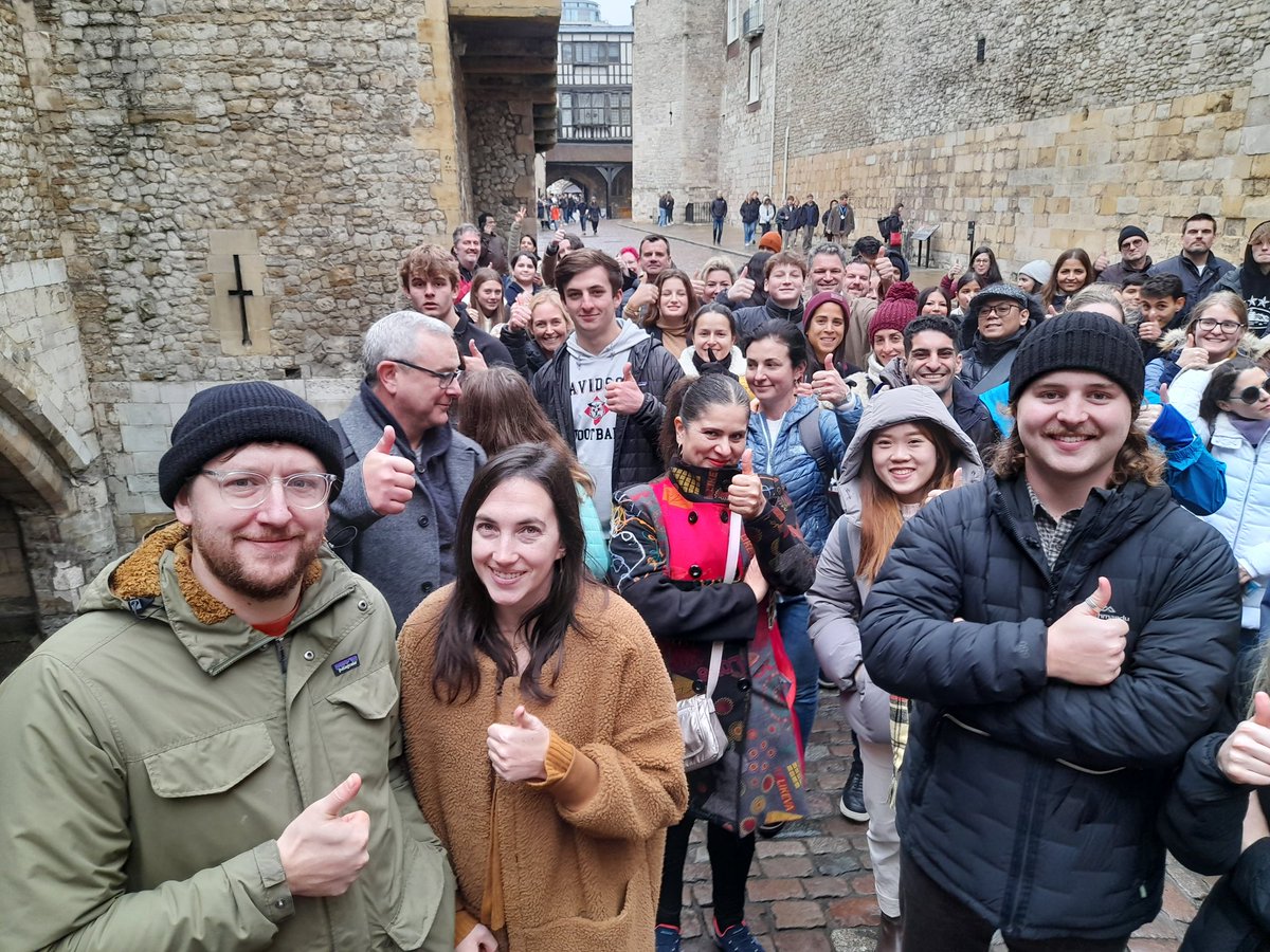 ExBeefeaterDave's tweet photo. My last tour of 2022 @TowerOfLondon 🏰 was at 13:30 today. Interpreting 900+ years of #History for our intrepid visitors.  Enjoy the rest of your day out with us #YeomanWarders #Beefeaters and I wish you all a very #MerryChristmas 🎄 and a #HappyNewYear 🎇 https://t.co/UTWfIZk2W5