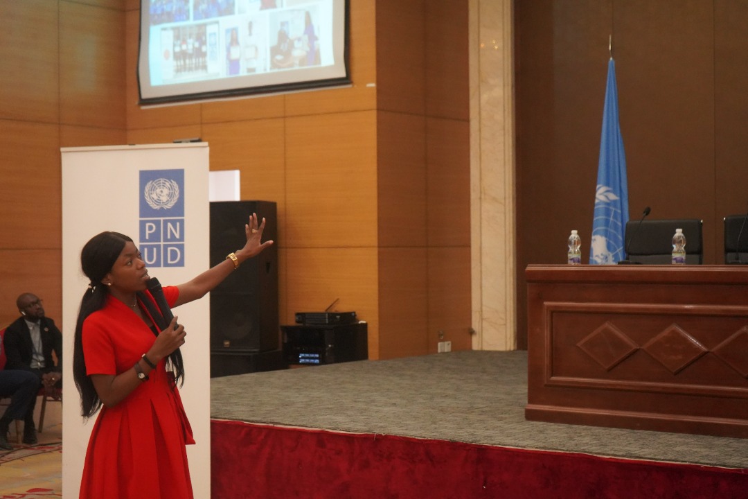 DjoleIbule's tweet photo. Ha sido un placer presentar ante socios multisectoriales el informe de #comunicación (historias de éxito en beneficiarios), de los programas y proyectos del @UNDP_EG en Guinea Ecuatorial 2022

Comunicación para la movilización de recursos: creando #confianza y #credibilidad https://t.co/Dde0RB8k7L