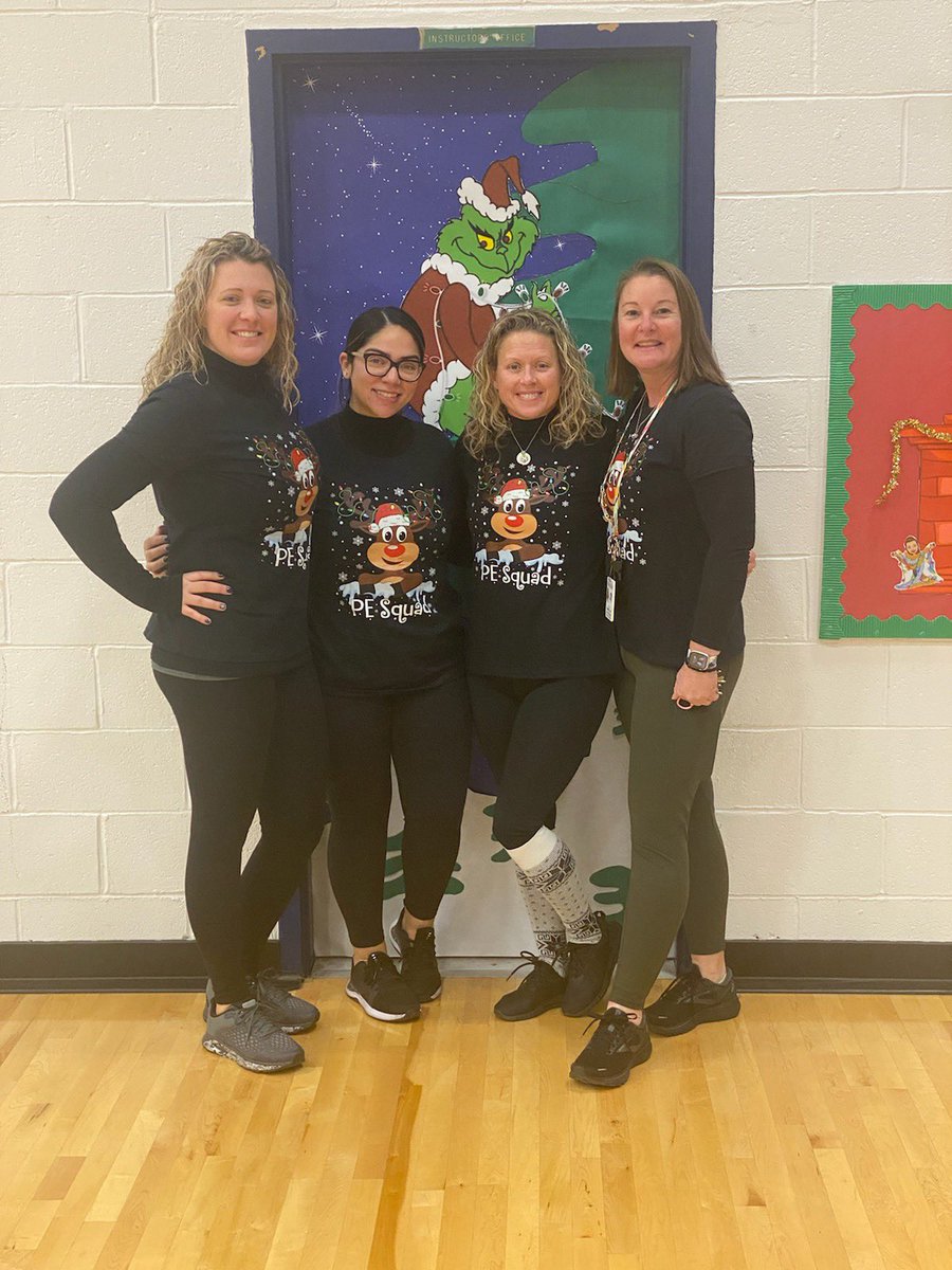 MrsGio828's tweet photo. Happy Holidays!! From BHS phys Ed! @bhscoachalves @CoachGarrett9 @BHSPE_Patterson https://t.co/1r2619trcj