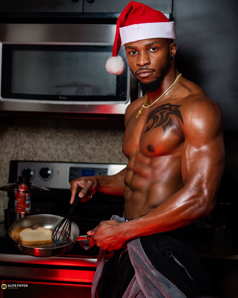 ENA_EOE's tweet photo. Get you a man that can cook 😏🎅🏾

(Yes, this was taken before the new tat)

📸: @iLLiteFotos 

#TheEOE #ChefEdris #EdrisEdrones #FutureFaceOfNXT #WWENXT https://t.co/DwtMb8qUJo