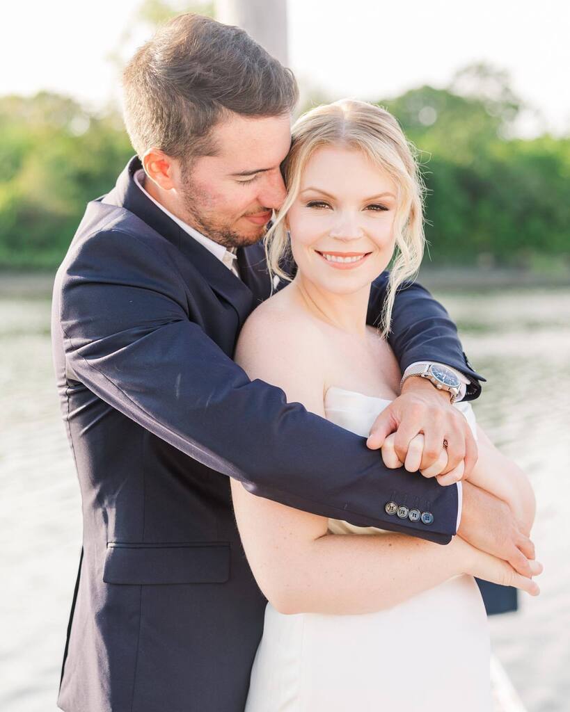 lapagemakeup's tweet photo. This styled elopement photoshoot on a sailboat in Stamford was perfection. Worked with an incredible team to make magic happen in the middle of busy wedding season! 😍

Vendor Team:
📸Photographer: @shainaleephoto @rebeccawalkerphotography
💐Florist @lo… https://t.co/Eb9n68wcos https://t.co/AsKFb4sJl3