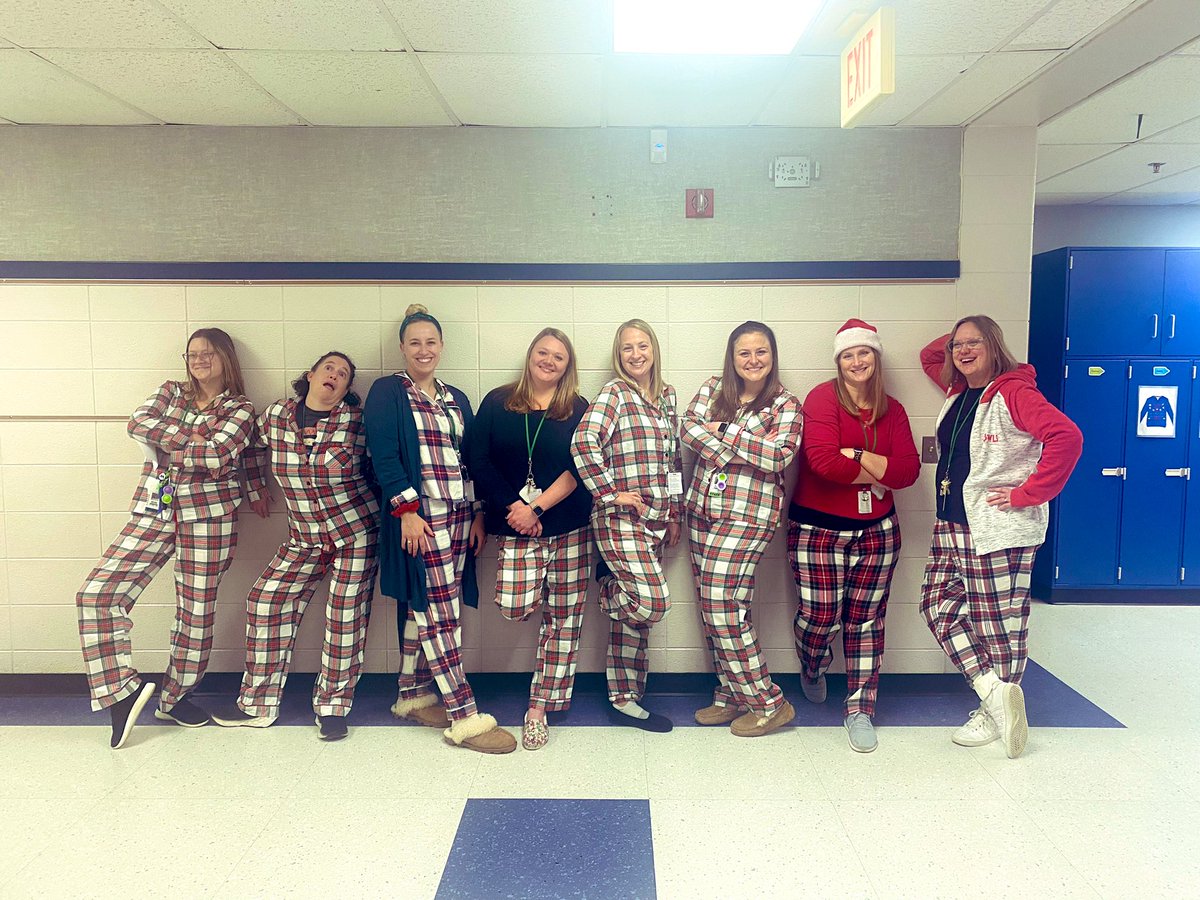 Happy Pajama Day from the nest!! Wait, are these the cutest teachers ever or is this an <a href="/OldNavy/">Old Navy</a> ad? 😂❤️ Stay warm and safe out there today! ❄️ ⛄️ <a href="/AHSD25Olive/">AHSD25Olive</a>