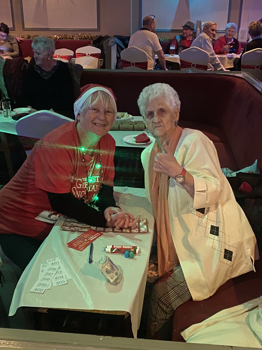 MetalboxClub's tweet photo. Fantastic afternoon @MetalboxClub Christmas Party in the company of the wonderful Alex Devine 🥳🥳🥳🥳 #speke #community #Christmas https://t.co/3tCCE013vz