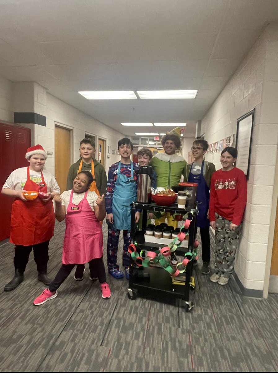 Merry Christmas from the coffee cart crew 🎄#OQMS#SD113A#OQFamily <a href="/MrsGrochowskiOQ/">Amanda Grochowski</a> <a href="/joseph_sweeneyC/">Dr. Joe Sweeney</a>