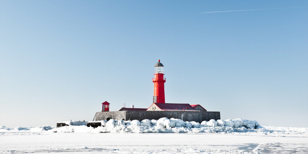 EU_MARE's tweet photo. Our December newsletter is out ❄!

Discover the latest news from the maritime world
🏆 the winners of #Hack4Oceans
💙 inspiring stories
🎟️ the next events
📚 the latest publications &amp; funding opportunities.

Subscribe now  🌊👉 https://t.co/XCvhsUAPnF https://t.co/by4Cg3Ynix