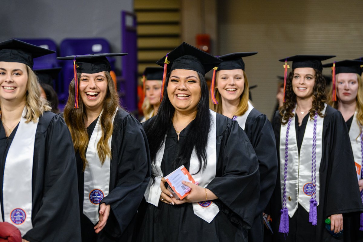 ClemsonUniv's tweet photo. You did it! #ClemsonGraduation https://t.co/qfxds1tMBN