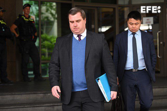 ⚖️⛓️👁🇦🇺

🔵👉 Um dos mais poderosos narcotraficantes do mundo, o canadense de origem chinesa Tse Chi Lop, mais conhecido como o "Chapo" da Ásia, é extraditado da Holanda para a Austrália, país onde a cadeia enfrenta prisão perpétua por vários crimes relacionados a drogas.
👏👏