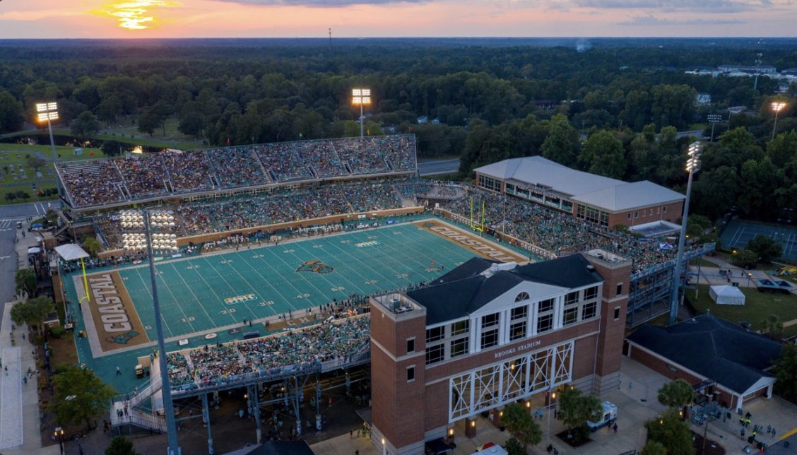 After a great conversation with <a href="/CoachDWarehime/">Derek Warehime</a>, I am blessed and excited to have received a Full ride scholarship to Coastal Carolina University!!! 
<a href="/darianwarford/">Darian Warford</a> <a href="/CoachTABurkett/">Travis A. Burkett</a> <a href="/COSGIANTS_FB/">COS Giants Football</a> <a href="/CoastalFootball/">Coastal Football</a>