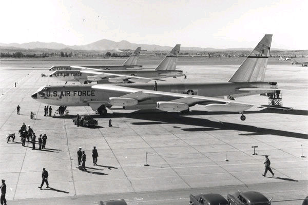 #OTD (Jan 18) 1957 - Completing the flight in 45 hours 19 mins, three USAF B-52 Stratofortress bombers make the world’s first round-the-world, non-stop flight by turbojet-powered aircraft.