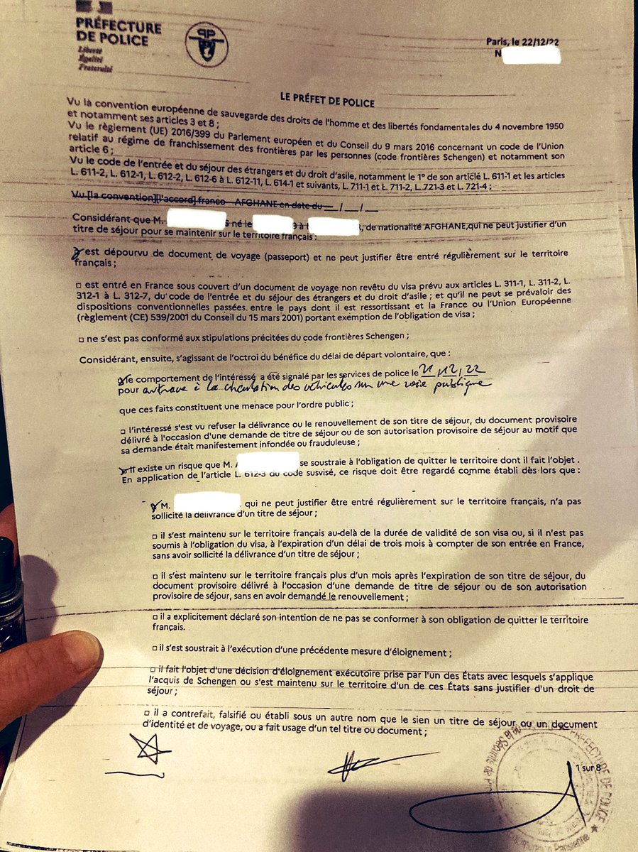 Utopia_56's tweet photo. Suite aux 44 interpellations à Paris hier, une vingtaine d’hommes afghans se sont vus remettre des OQTF par @prefpolice sans même avoir pu déposer de demande d’asile.

Le motif pour menacer de renvoi vers un pays en guerre ? Entrave à la circulation des véhicules... https://t.co/OlVxx3yYgO