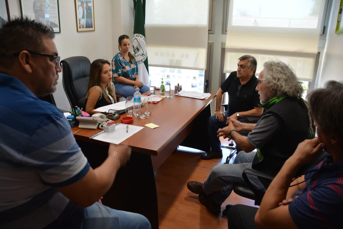 tatyanaale's tweet photo. Hoy recibí en mi despacho a los compañeros de la CGT del VIRCH y Puerto Madryn y de ATE para hablar sobre el proyecto de ART y pesca. https://t.co/C6Efbxp4tC