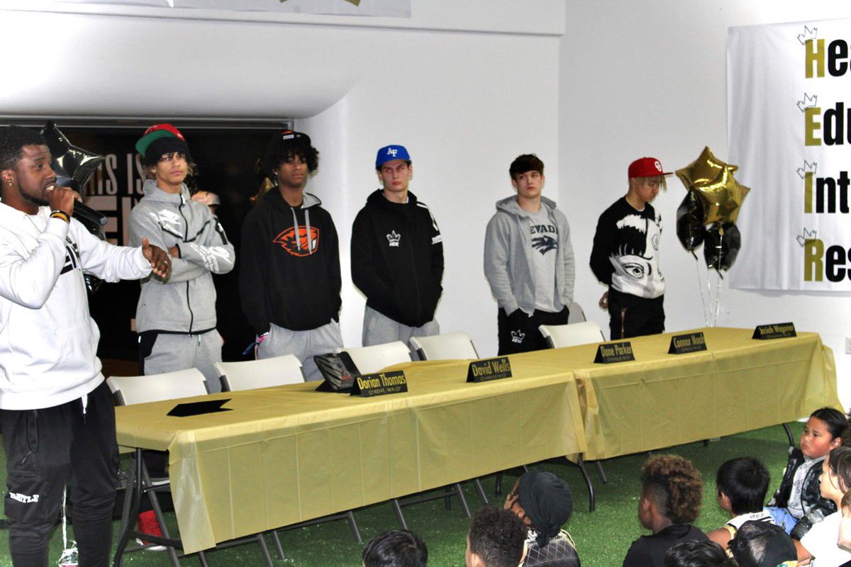RegJones20's tweet photo. Had a great day celebrating some of our Early Signees from @HeirFootball .

@JasiahWagoner -> @OU_Football @DThomass19 -> @ArizonaFBall @_davidwells_ ->  @BeaverFootball @connernoah4 -> @NevadaFootball @dane6parker -> @AF_Football @ZionJones0 -> @EWUFootball 

#ThisIsHEIR 👑 https://t.co/4mmYth3s10