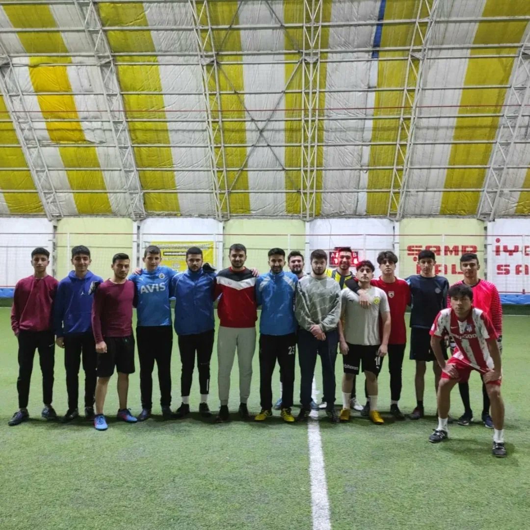 "Kardeşimle Aynı Sahada Omuz Omuza" projemiz kapsamında <a href="/SivasMttb/">MTTB Sivas</a>  ile halısaha maçında bir araya geldik. Tabi ki yine dostluk kazandı. Misafirimiz MTTB Sivas şubesine davetimize icabetleri için teşekkür ederiz.