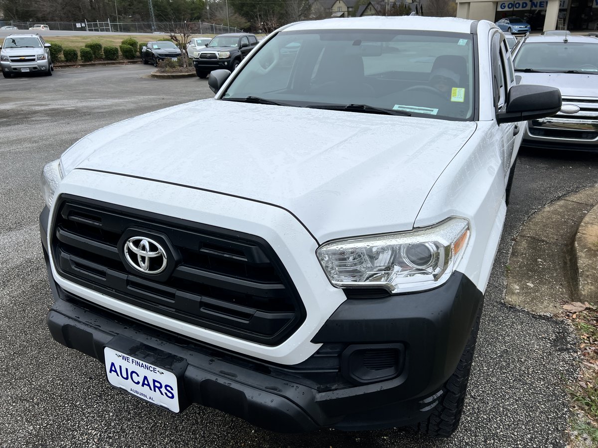 AUCARSINC's tweet photo. Merry Christmas from all of us at AU CARS! We've got some great vehicles on our lot if you need to upgrade your ride after yours won't start in this chilly weather (or just want something nicer)!! https://t.co/YgGtcSKGq0