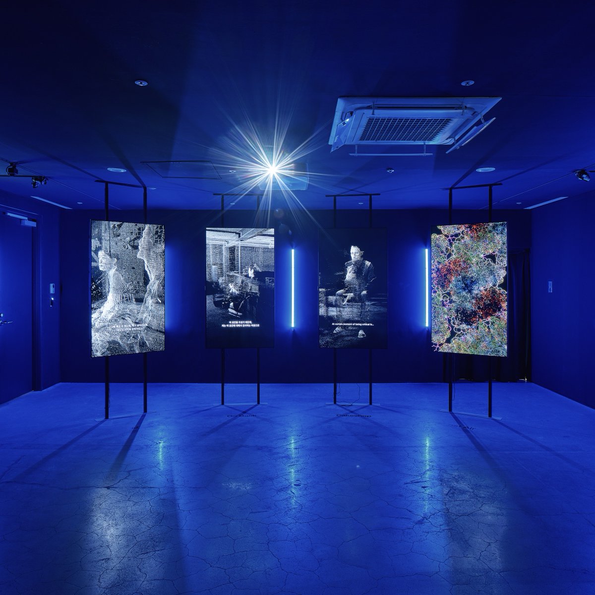 HyundaiMotorMex's tweet photo. La exposición PROJECT HASHTAG 2022 ya está en el MMCA de Seúl. Cada año en colaboración con
@mmcakorea PROJECT HASHTAG apoya a la próxima generación de destacados creadores coreanos.
#PROJECTHASHTAG #MMCA #MMCAseoul #Seúl #arte #exposición https://t.co/6RFyoOrHvb