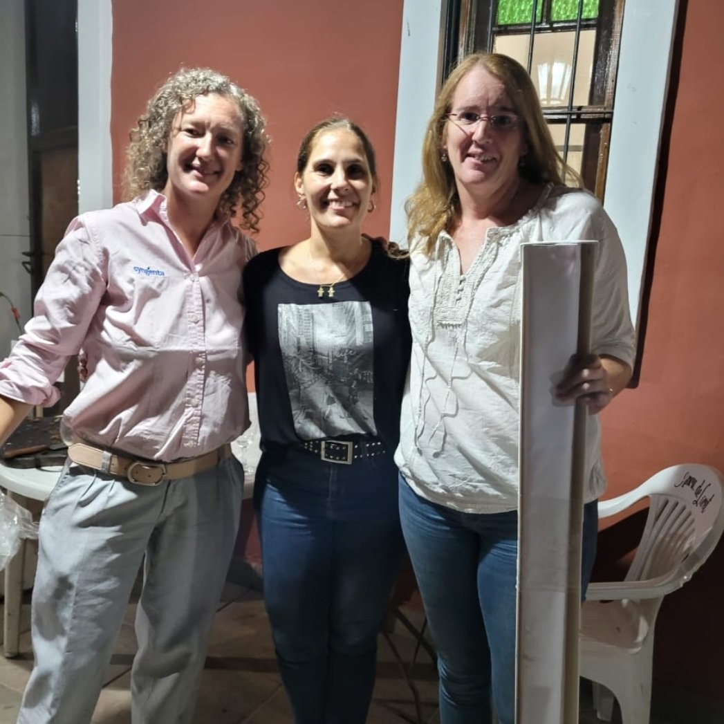 eugenia_bai's tweet photo. Taller Innovación Productiva Sustentable. Espacio de Análisis y aprendizaje Colaborativo para poner en valor Herramientas Digitales Disponibles➡️@Club_AgTech 
#Bindu. Participan referentes Fórmula 1 de la zona @Syngenta_ar #Cropwise @MEmiCoraggio @S_Lopez89 @JoaquinRabasa https://t.co/CtZEOGLeJI